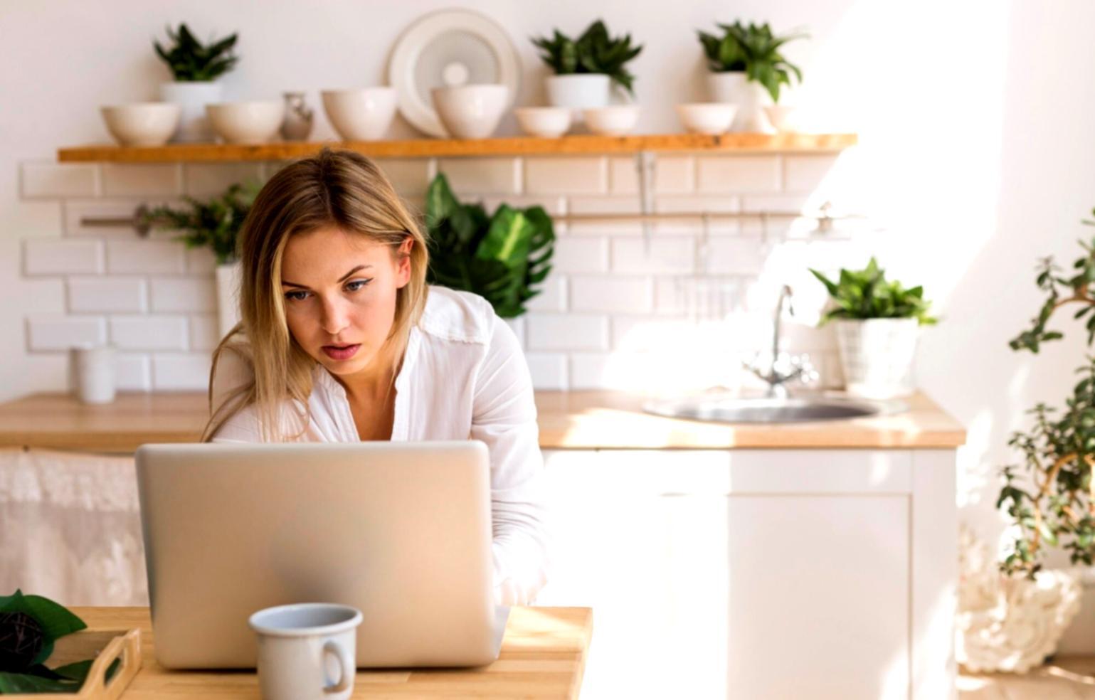 Tableaux de bord financiers personnalisables pour le suivi des KPI d'entreprise