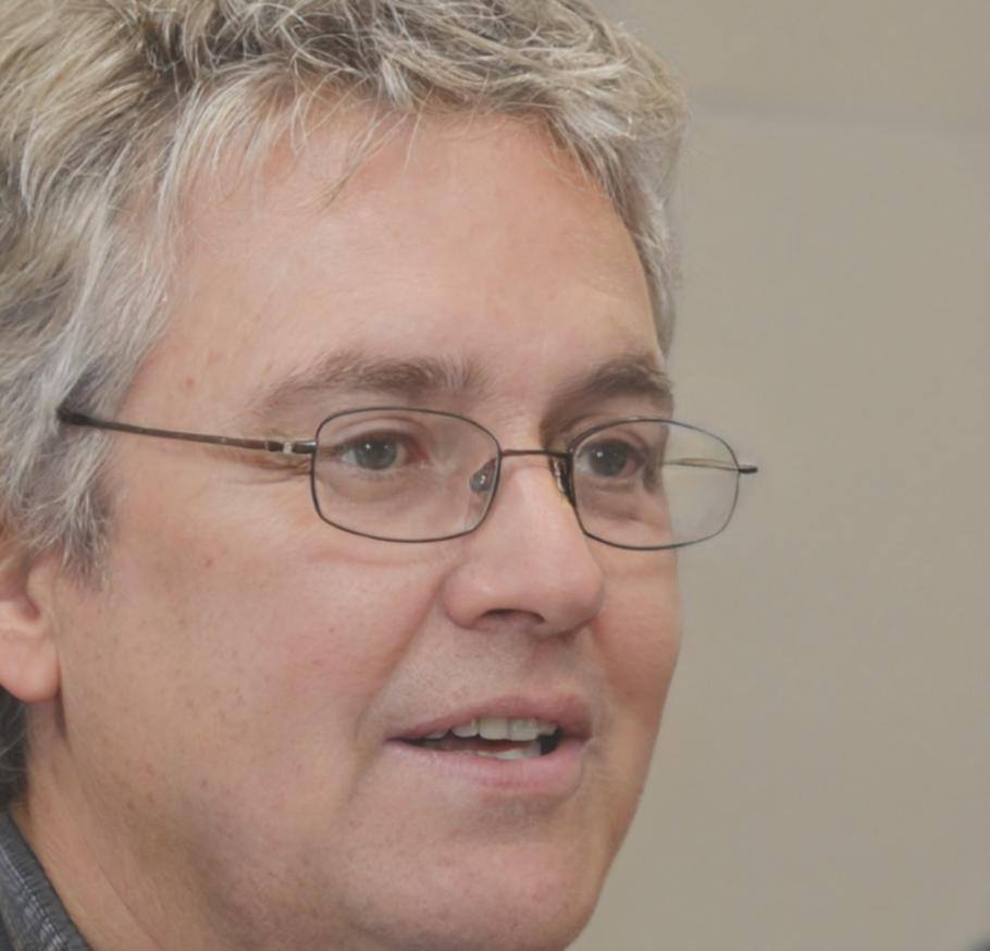 Portrait professionnel de Théo Desjardins, Responsable Solutions Clients chez lycranetios